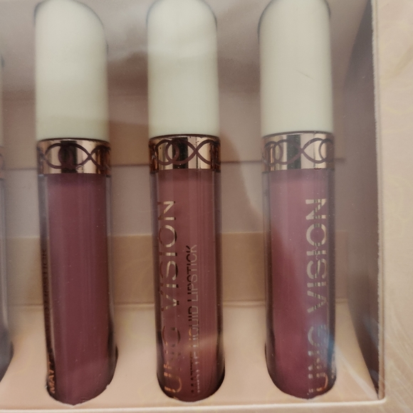 Young Vision long-lasting Lipgloss - Picture 3 of 9